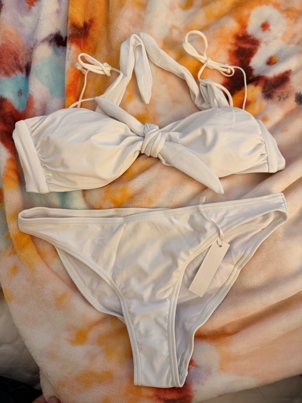 Visual Mood White Knot Front Bikini Set